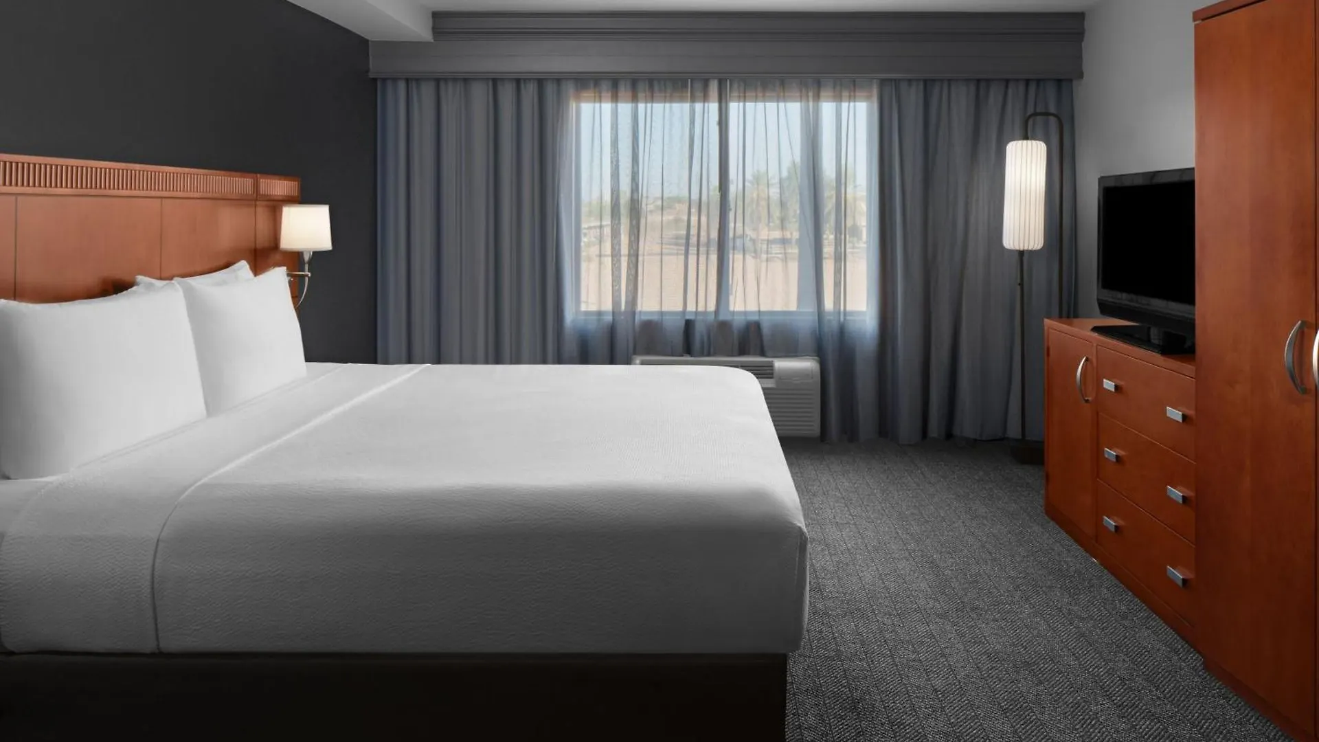 Courtyard By Marriott Phoenix West/Avondale 3*,