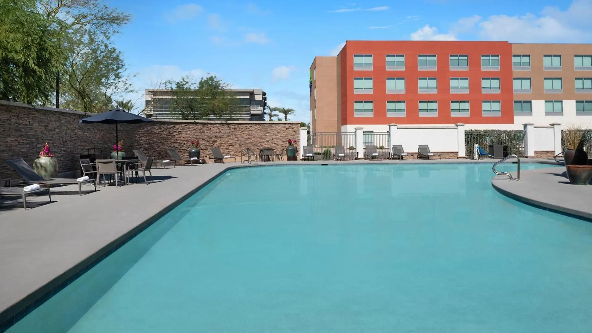 Courtyard By Marriott Phoenix West/Avondale Hotel